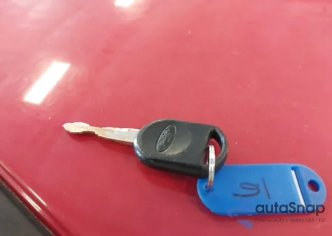 2006 Ford Focus Zx5 из США, поврежденный, VIN 1FAFP37N86W192028